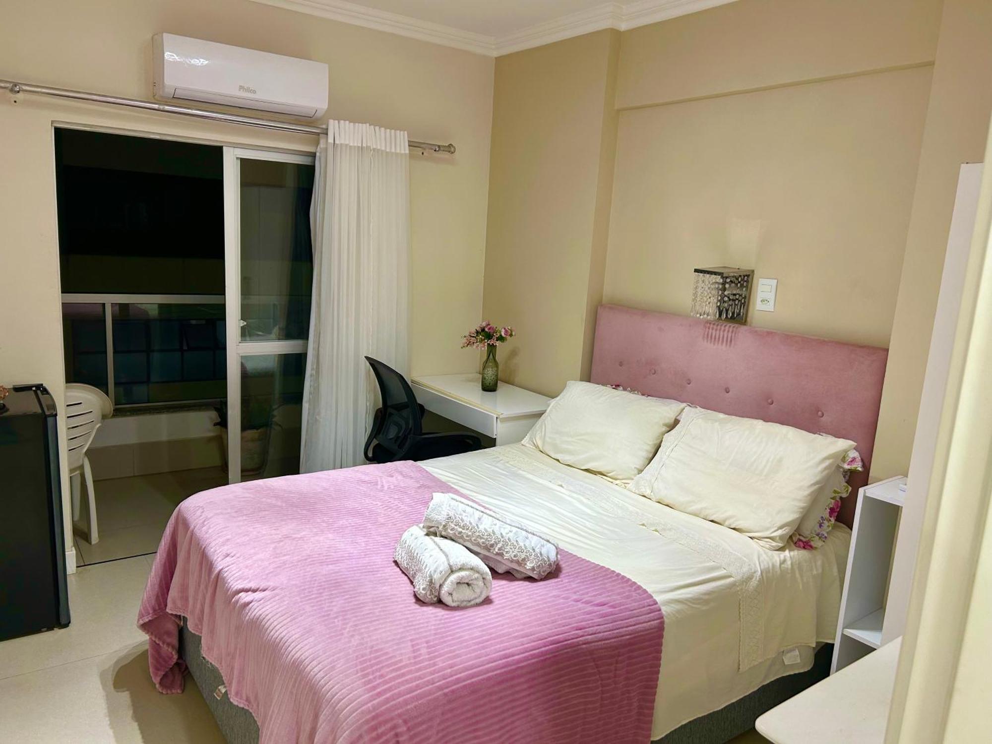 Beira Da Praia, 2 Pessoas, Economico, Basico E Confortavel Balneario Camboriu